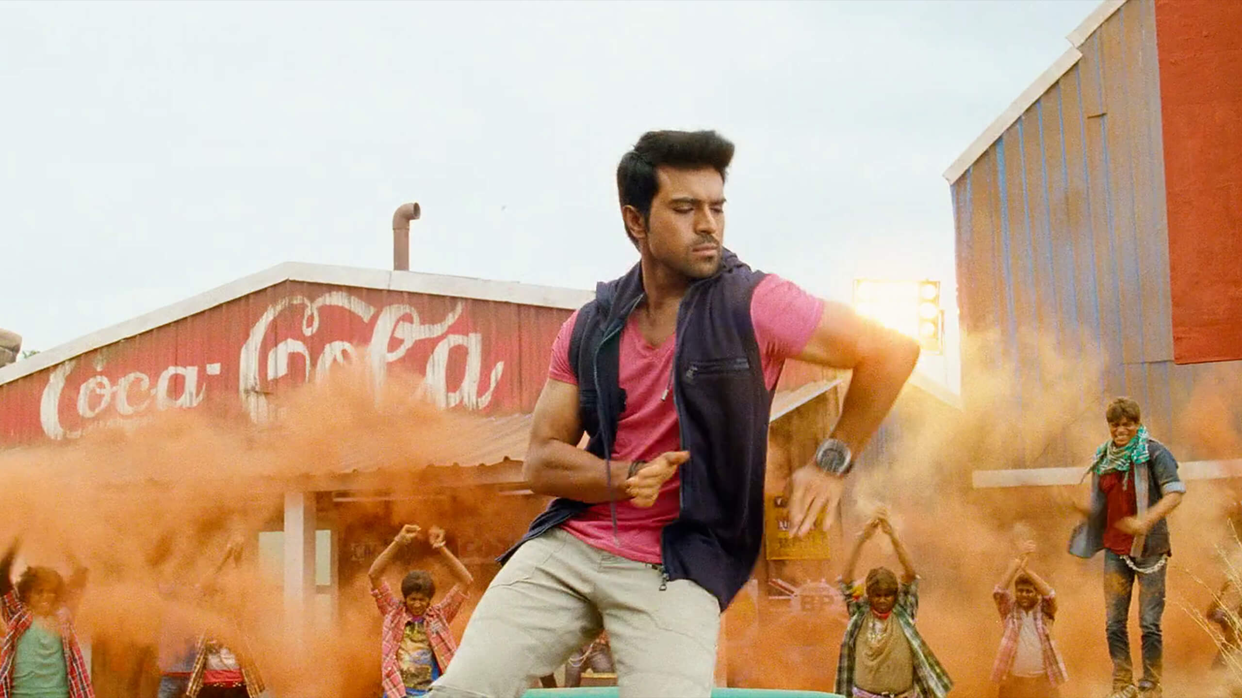 Yevadu Telugu Movie Trailer | Review | Stills